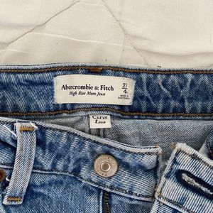 Abercrombie  & Fitch High Rise Mom Jeans 27